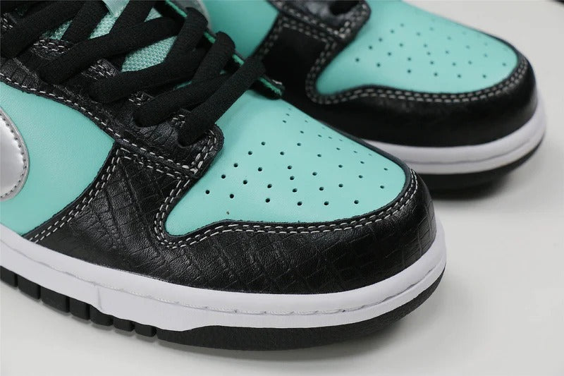 Nike Dunk Low x Diamond